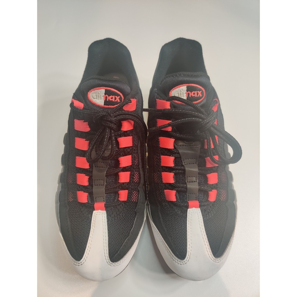 Men's Nike Air Airmax Shoe's size 6.5, Women's size 8